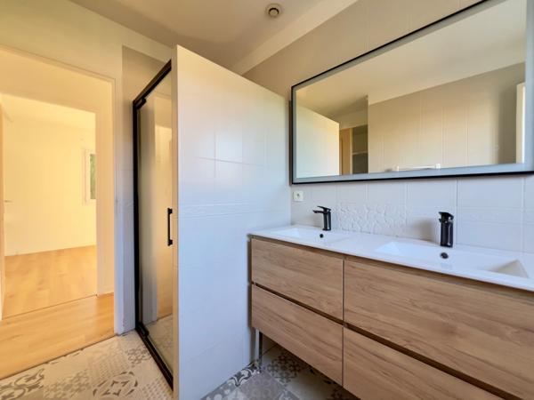 Maison de plain-pied 4 pièces, 89 m², avec piscine et grande terrasse à Biscarrosse