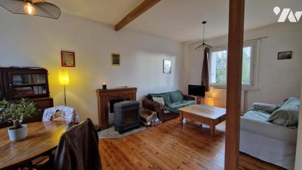 CHARMANTE MAISON DE 2 CHAMBRES-JARDIN