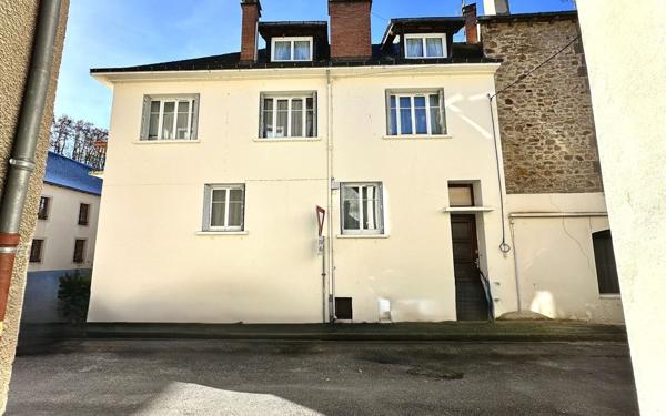 Maison à vendre    9 pièces •  Cassagnes-Bégonhès