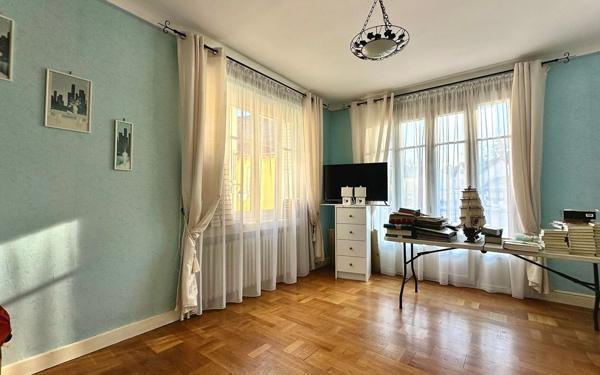 Maison à vendre    9 pièces •  Cassagnes-Bégonhès