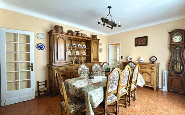 Maison à vendre    9 pièces •  Cassagnes-Bégonhès