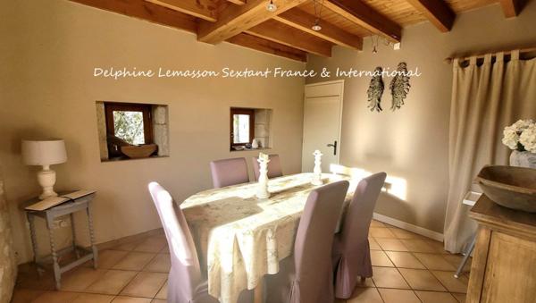 Propriété de charme comprenant 3 logements et 2 piscines avec vue dégagée