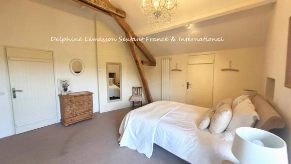 Propriété de charme comprenant 3 logements et 2 piscines avec vue dégagée