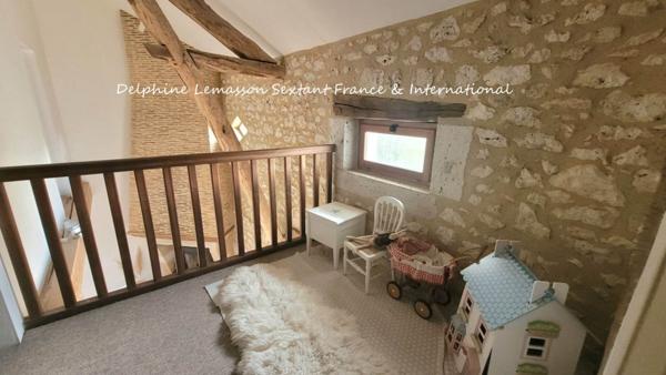 Propriété de charme comprenant 3 logements et 2 piscines avec vue dégagée