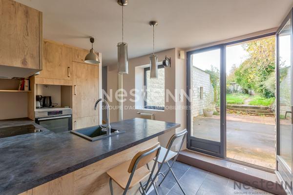 MAISON DE VILLE 2 CHAMBRES PROCHE GARE SNCF ET COMMERCE AVEC JARDIN CLOS