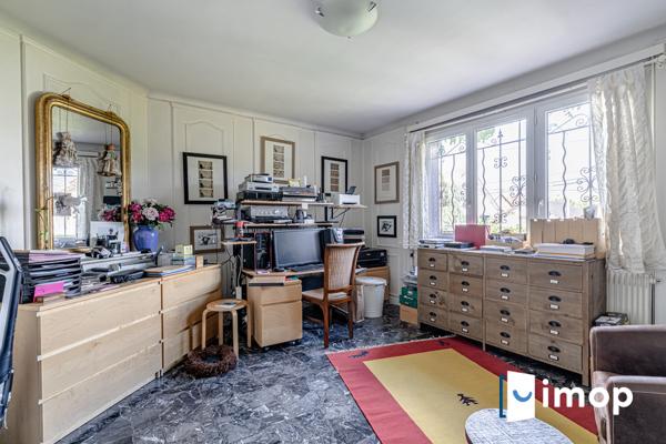 Maison avec extérieur