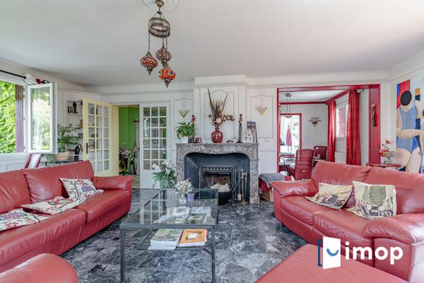 Maison avec extérieur