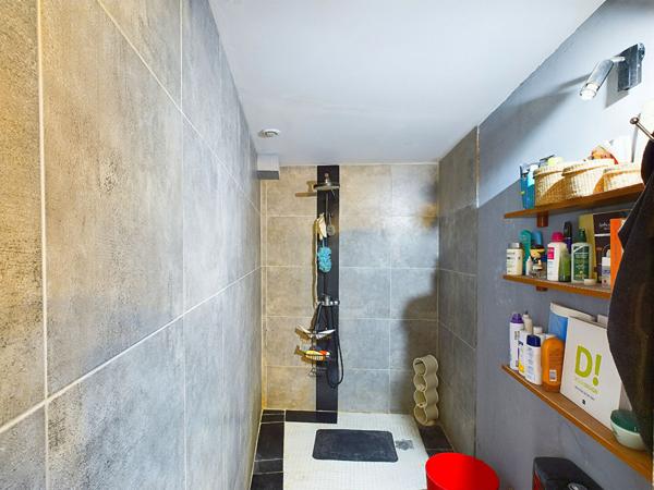 LOFT de 245m² SUR 3 PLATEAUX D'ANS UNE ANCIENNE FILATURE SUR PARCELLE DE 900M² SITUE A VILLENEUVE DE BERG 07170