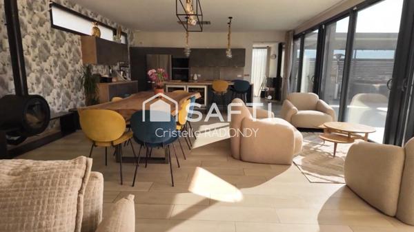 VILLA CONTEMPORAINE UNIQUE FACE A L'ALARIC