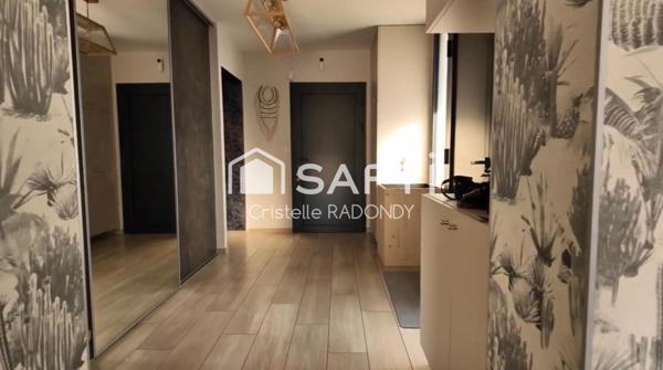 VILLA CONTEMPORAINE UNIQUE FACE A L'ALARIC