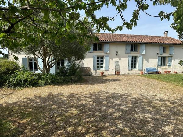 Charentaise de 4 chambres avec piscine