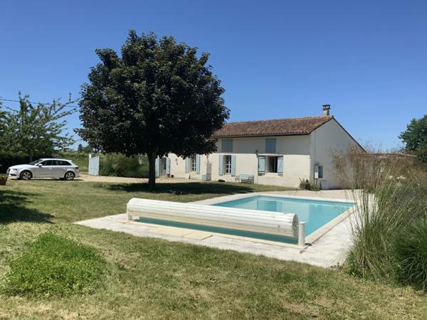 Charentaise de 4 chambres avec piscine