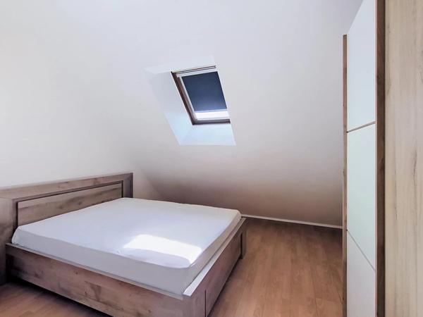 Location                                                      Appartement
                        
                     2 pièces                      50 m2                     à Yerres