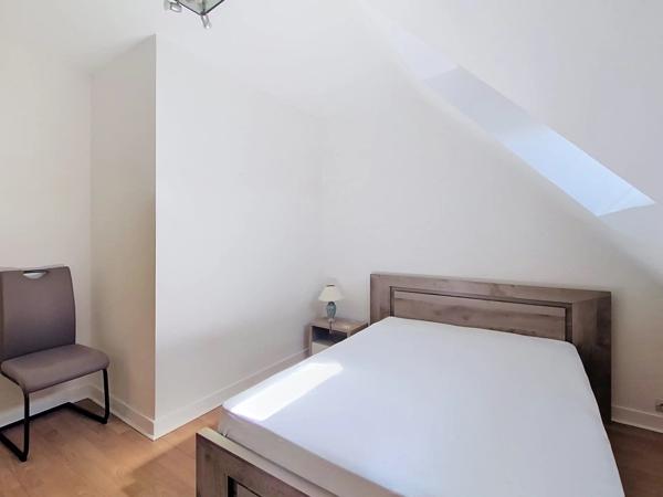 Location                                                      Appartement
                        
                     2 pièces                      50 m2                     à Yerres
