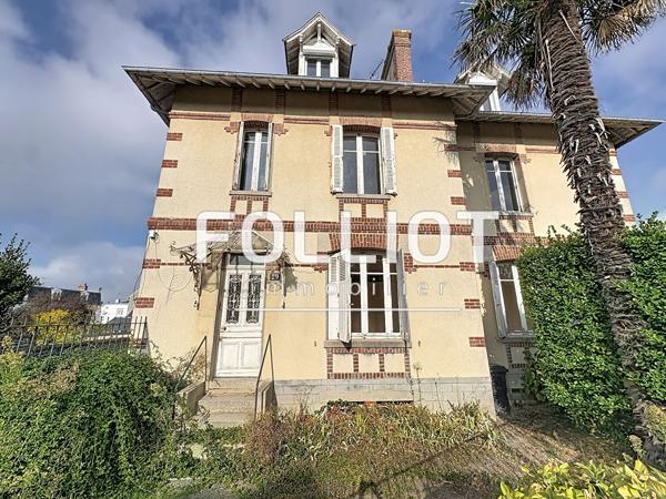GRANVILLE - SAINT-PAUL - PROPRIETE DE CARACTERE - GARAGE