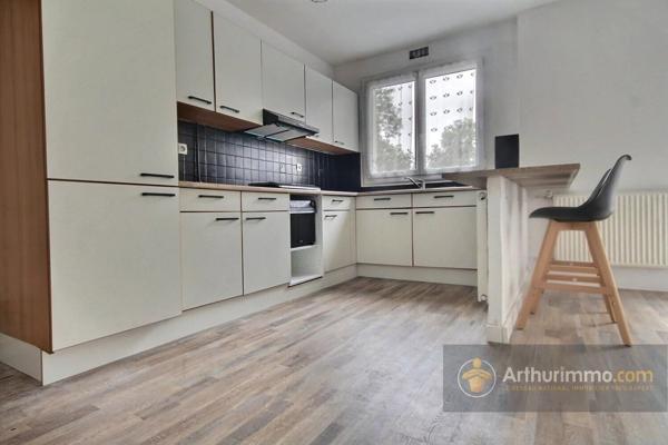 Location                                                      Appartement
                        
                     2 pièces                      51 m2                     à Saint-Maurice