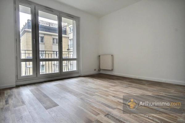 Location                                                      Appartement
                        
                     2 pièces                      51 m2                     à Saint-Maurice