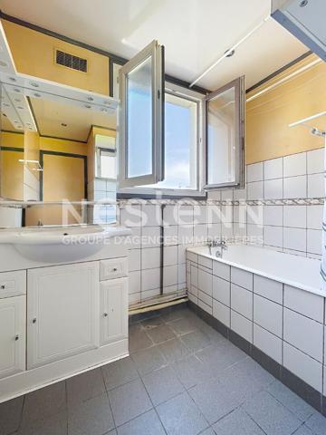 A vendre appartement Les Clayes Sous Bois 4 pièce(s) avec  cave et BOX en OPTION. .