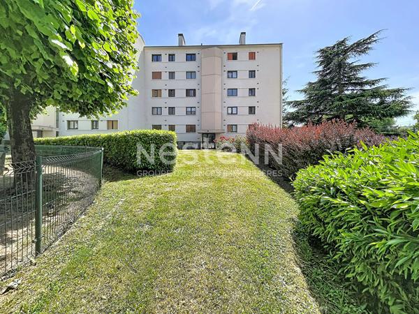 A vendre appartement Les Clayes Sous Bois 4 pièce(s) avec  cave et BOX en OPTION. .