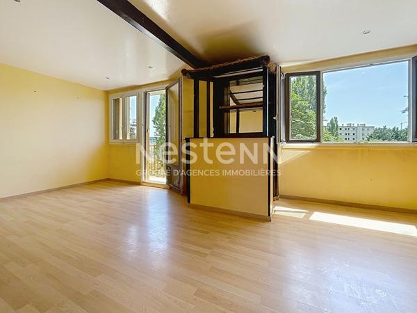 A vendre appartement Les Clayes Sous Bois 4 pièce(s) avec  cave et BOX en OPTION. .