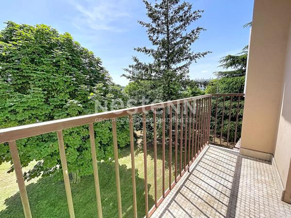 A vendre appartement Les Clayes Sous Bois 4 pièce(s) avec  cave et BOX en OPTION. .