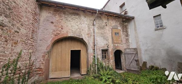Centre ville de BRUYERES, Ancienne fermette à aménager