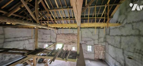 Centre ville de BRUYERES, Ancienne fermette à aménager