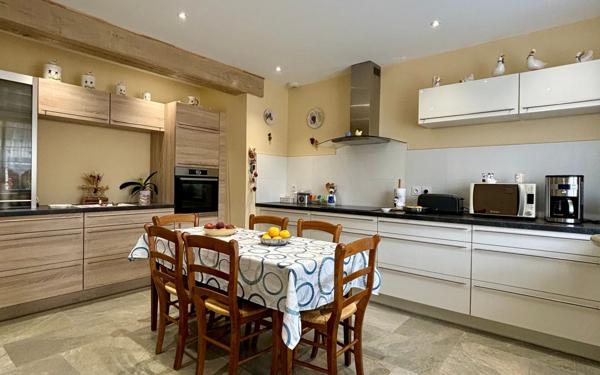 Maison à vendre    5 pièces •  Saint-Léomer