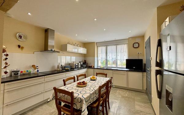 Maison à vendre    5 pièces •  Saint-Léomer