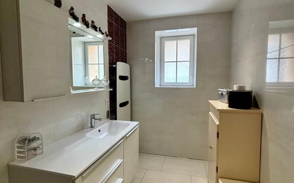 Maison à vendre    5 pièces •  Saint-Léomer