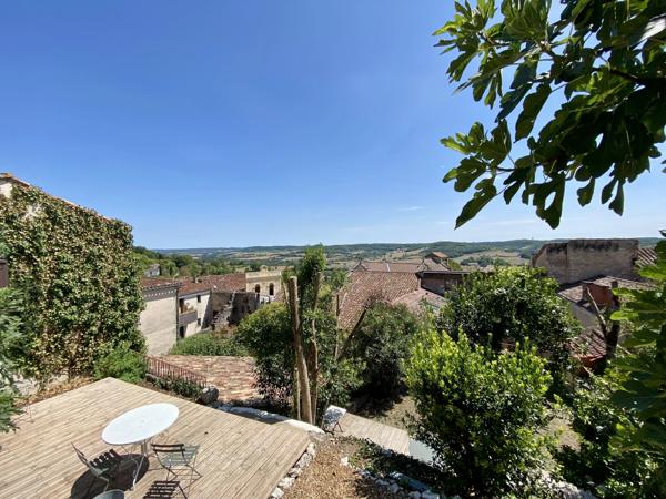 Maison de village de charme avec jardin et vues exceptionnelles