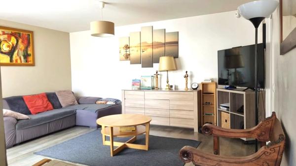 Vente                                                      Appartement
                        
                     5 pièces                      93 m2                     à Beynes