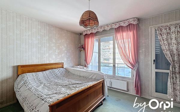 Appartement à vendre    5 pièces • 142,76 m2 Clermont-Ferrand