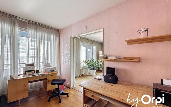 Appartement à vendre    5 pièces • 142,76 m2 Clermont-Ferrand