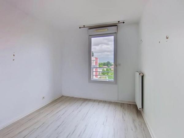 Location                                                      Appartement
                        
                     3 pièces                      55 m2                     à Limeil-Brévannes