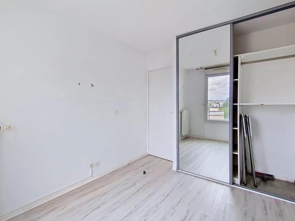 Location                                                      Appartement
                        
                     3 pièces                      55 m2                     à Limeil-Brévannes