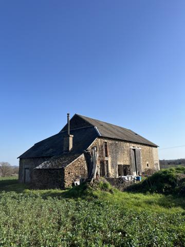 Grange à 200 mètres du 1er voisin !