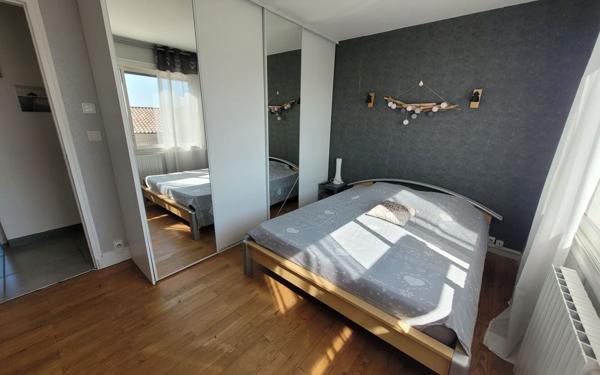 Maison à vendre    5 pièces •  Colayrac-Saint-Cirq