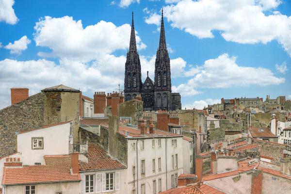 Triplex de caractère, Clermont-Ferrand centre, climatisé, 6 pièces, 150 m², terrasse, balcons et vues dégagées