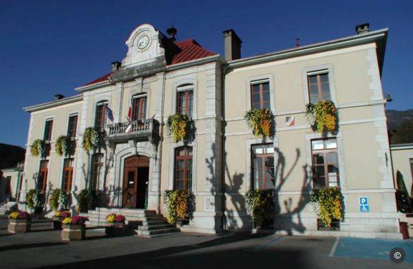 Terrain à vendre de 606,00 m² THOIRY (01)