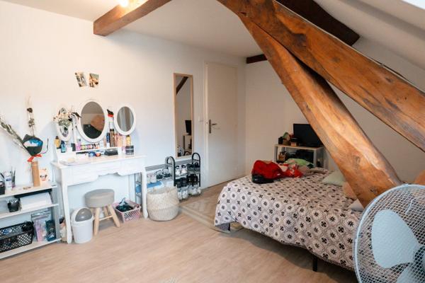 Vente                                                      Maison de village
                        
                     5 pièces                      120 m2                     à Aubigny-sur-Nère