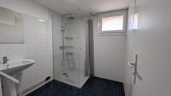 Vente                                                      Maison de village
                        
                     5 pièces                      120 m2                     à Aubigny-sur-Nère
