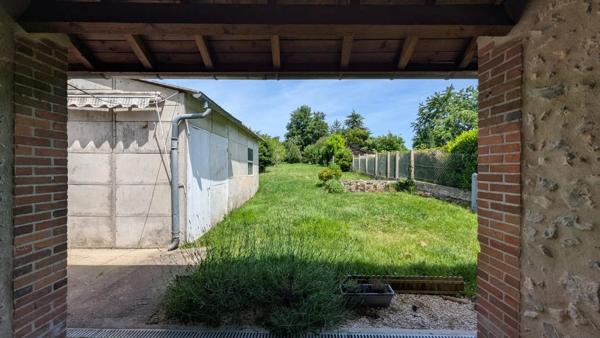 Vente                                                      Maison de village
                        
                     5 pièces                      120 m2                     à Aubigny-sur-Nère