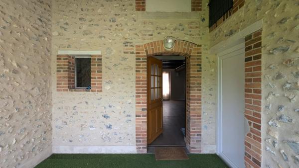 Vente                                                      Maison de village
                        
                     5 pièces                      120 m2                     à Aubigny-sur-Nère