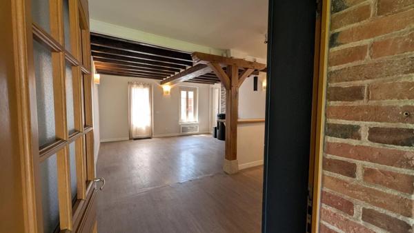 Vente                                                      Maison de village
                        
                     5 pièces                      120 m2                     à Aubigny-sur-Nère