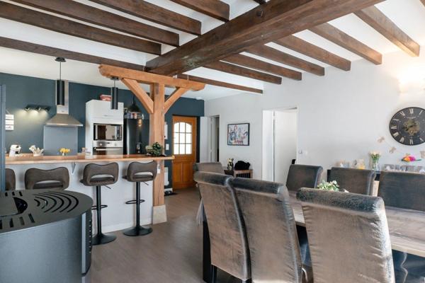 Vente                                                      Maison de village
                        
                     5 pièces                      120 m2                     à Aubigny-sur-Nère