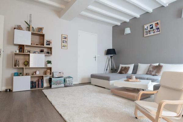 Vente                                                      Maison de village
                        
                     5 pièces                      120 m2                     à Aubigny-sur-Nère