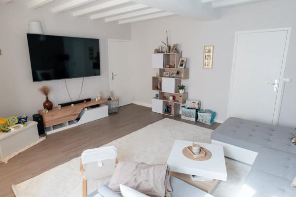 Vente                                                      Maison de village
                        
                     5 pièces                      120 m2                     à Aubigny-sur-Nère