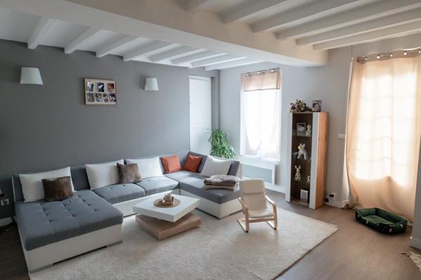 Vente                                                      Maison de village
                        
                     5 pièces                      120 m2                     à Aubigny-sur-Nère