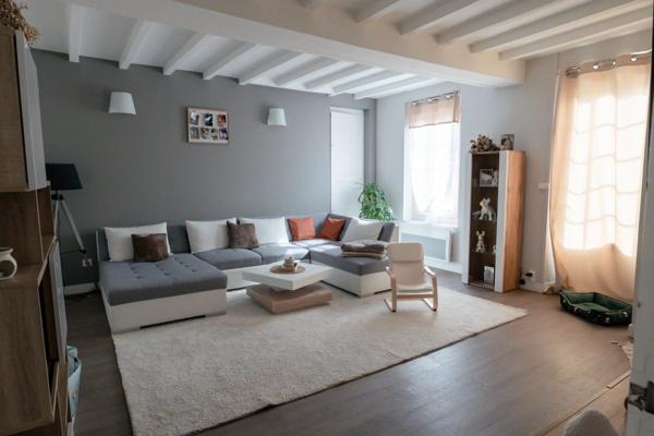 Vente                                                      Maison de village
                        
                     5 pièces                      120 m2                     à Aubigny-sur-Nère